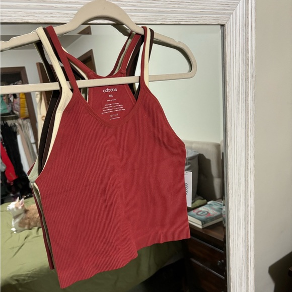 Three pack Amazon tanks - Picture 1 of 5